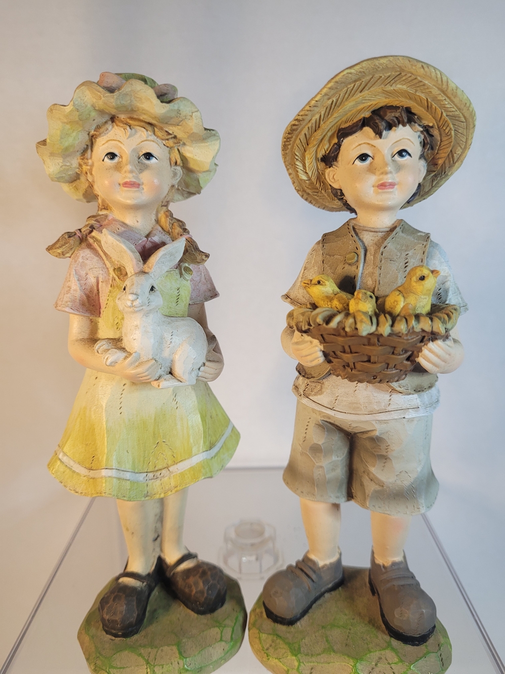 Boy And Girl Resin Figurines Country Chicks Bunny (O)